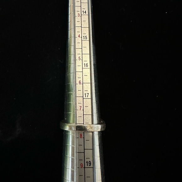 Filigree Scalloped Edge Ruby Ring in Sterling Silver. Size 7.75 - Picture 9 of 10